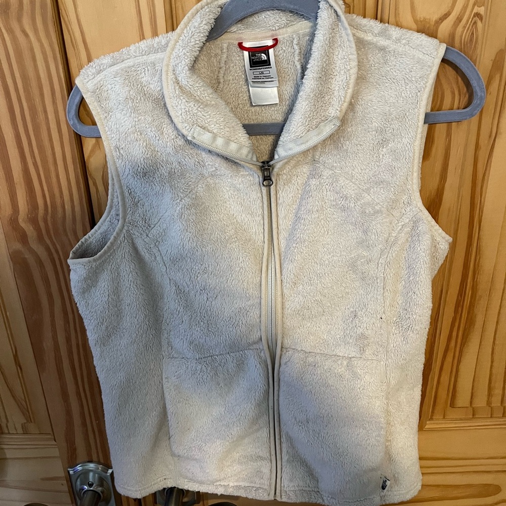 North face beige vest, perfect for winter